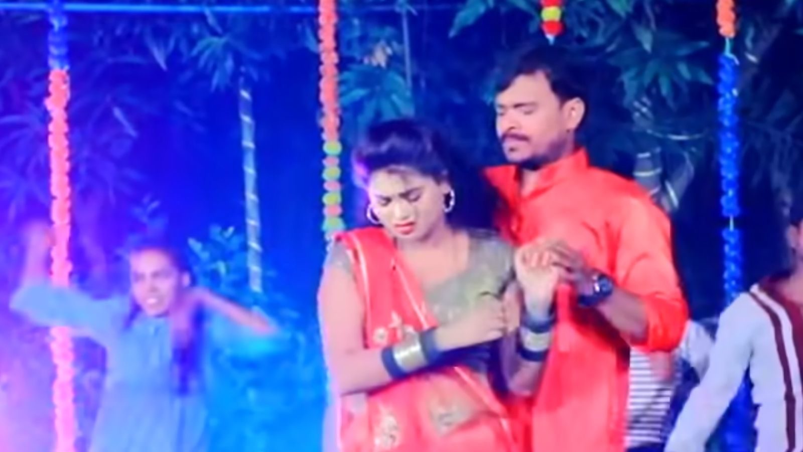 Bhojpuri Actor And Singer Pramod Premi Yadav Played Holi Song Daag Na