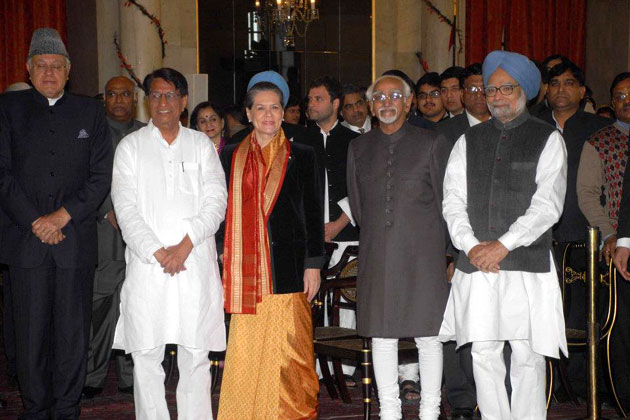 आरएलडी खेमे के यूपीए सरकार में शामिल होने से लोकसभा में यूपीए कुनबे वाले सांसदों की संख्या 272 से बढ़कर 277 हो गई है।