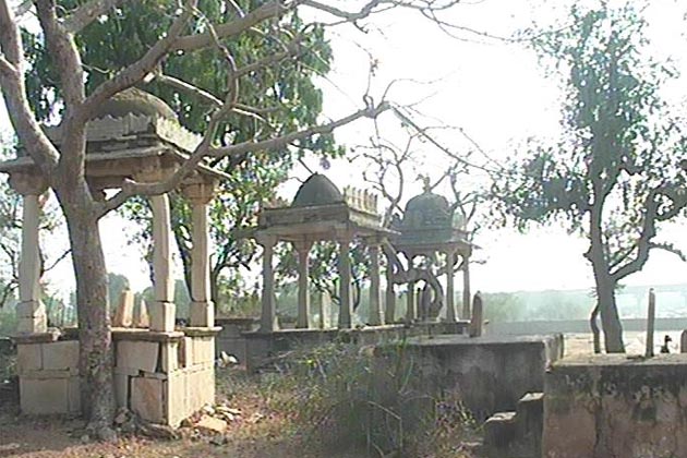 इस युद्ध स्थल को लेकर पुरातत्व विभाग ने भी सर्वे करवाया और जल्द ही इसे पर्यटन स्थल के रूप में संवारने की भी योजना है.