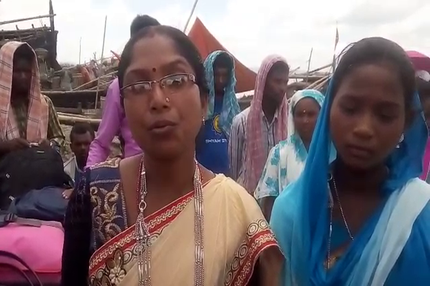 नाव पर चढ़ने से डरा दूल्हा तो बारात लेकर शादी करने खुद जा पहुंची दुल्हन नाव पर चढ़ने से डरा दूल्हा तो बारात लेकर शादी करने खुद जा पहुंची दुल्हन