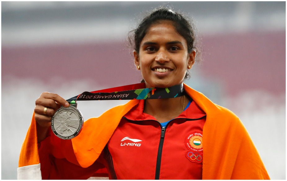  नीना वरकिल ने महिलाओं की लंबी कूद स्पर्धा में भारत को रजत पदक दिलाया. नीना ने फाइनल में 6.51 मीटर के दूसरा स्थान हासिल कर अपनी झोली में पदक डाला. फाइनल में नीना ने दमदार शुरुआत की और पहले प्रयास में 6.41 मीटर की कूद लगाई. दूसरे और तीसरे प्रयास में उन्होंने 6.40 और 6.50 मीटर की दूरी तय की जबकि पांचवें प्रयास में उन्होंने 6.51 मीटर की कूद लगाई. अगले दो प्रयासों में वह 6.46 और 6.50 मीटर की ही दूरी तय कर पाईं.