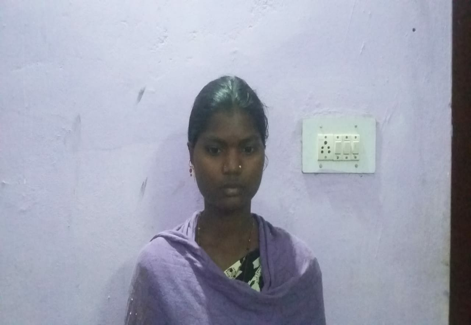 दंतेवाड़ा से गिरफ्तार महिला नक्सली राजे मड़कम