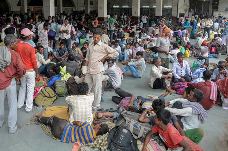 निशाने पर UP-बिहार के लोगः रेप, अफवाह, हमले और पलायन... पढ़ें गुजरात में कब क्या हुआ