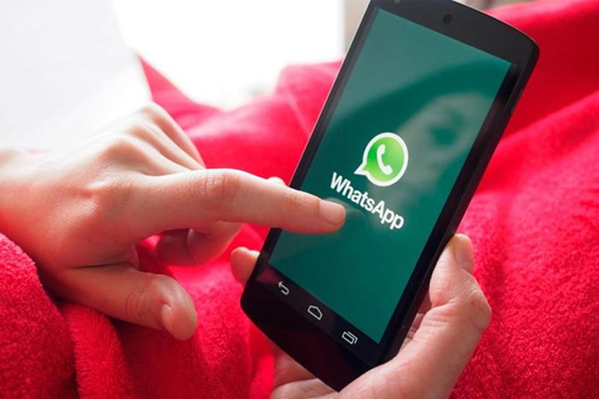 WhatsApp स्टिकर्स में आएगा ये खास फीचर, बदल जाएगा चैटिंग का अंदाज