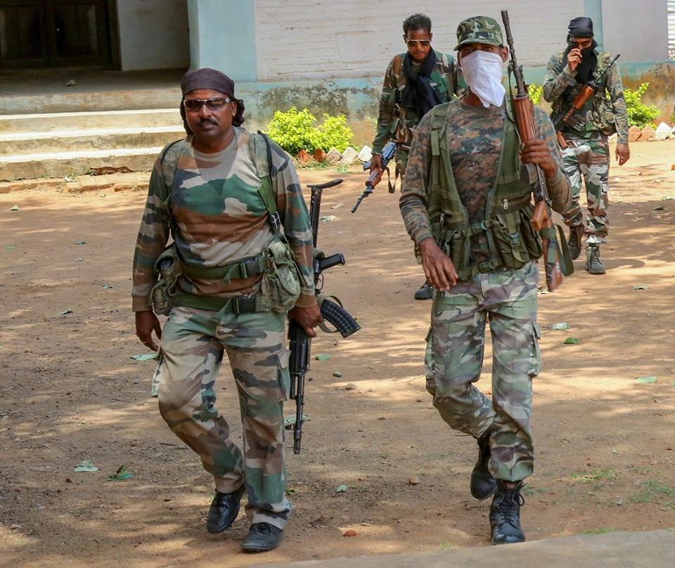 5 नवंबर को बीजापुर के बासागुड़ा में सुरक्षाबलों ने सर्चिंग के दौरान एक आईडी बम बरामद किया. डिफ्यूज करने के ब्लास्ट हुआ. जिसमें एक जवान घायल हुआ. 5 नवंबर को बीजापुर के बासागुड़ा में सुरक्षाबलों ने सर्चिंग के दौरान एक आईडी बम बरामद किया. डिफ्यूज करने के ब्लास्ट हुआ. जिसमें एक जवान घायल हुआ.
