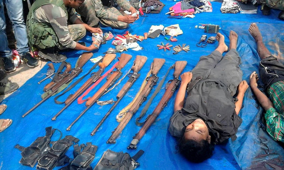 26 अक्टूबर को दंतेवाड़ा के अरंतपुर में एक बिस्फोटक बरामद किया था. महिला नक्सली को गिरफतार भी किया गया था. 26 अक्टूबर को दंतेवाड़ा के अरंतपुर में एक बिस्फोटक बरामद किया था. महिला नक्सली को गिरफतार भी किया गया था.