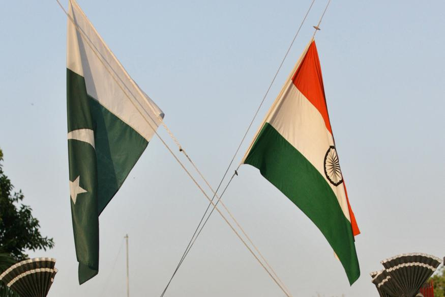 पाकिस्‍तानी मंत्री ने हुर्रियत नेता को किया फोन तो भारत ने लगाई फटकार