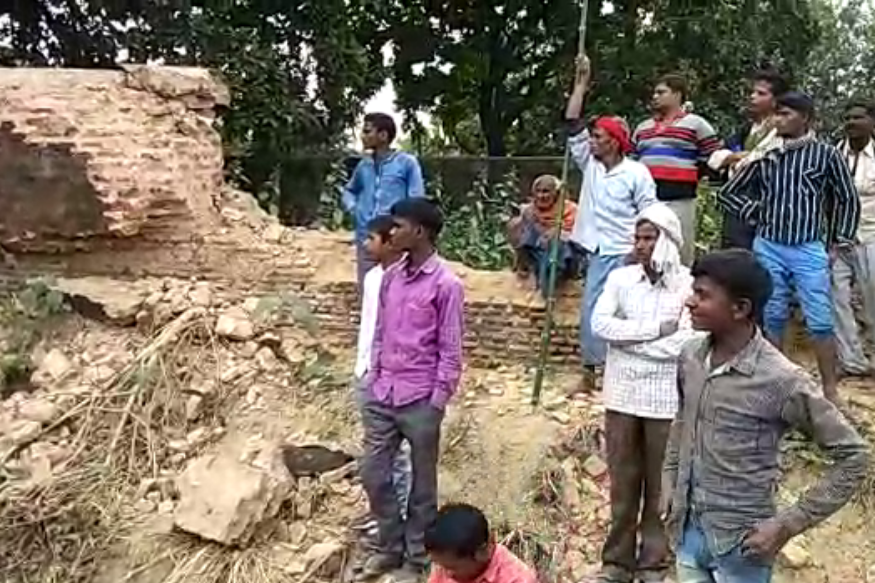 उत्तर प्रदेश के गाजीपुर में दीवार गिरने से चार युवकों की मौत...
