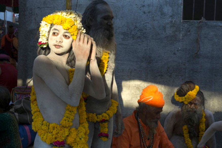 कुंभ विशेष: कहां से आते हैं, कहां चले जाते हैं...? जानिए नागा साधुओं का रहस्य