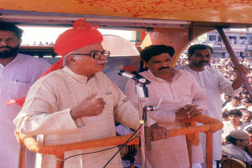 ram mandir, राम मंदिर, bjp, बीजेपी, Ayodhya, अयोध्या, Ram mandir issue, राम मंदिर मामला, ram mandir news, राम मंदिर न्यूज, RSS, आरएसएस, VHP, वीएचपी, supreme court, सुप्रीम कोर्ट, Vishwa Hindu Parishad, Ram janmabhoomi, vhp Dharam Sabha, Ayodhya land dispute, babri masjid, विश्व हिंदू परिषद, वीएचपी, विहिप, राम जनभूमि, वीएचपी की धर्म सभा, अयोध्या भूमि विवाद, बाबरी मस्जिद, Babari Masjid demolition, बाबरी मस्जिद विध्वंस, congress, rajiv gandhi, कांग्रेस, राजीव गांधी