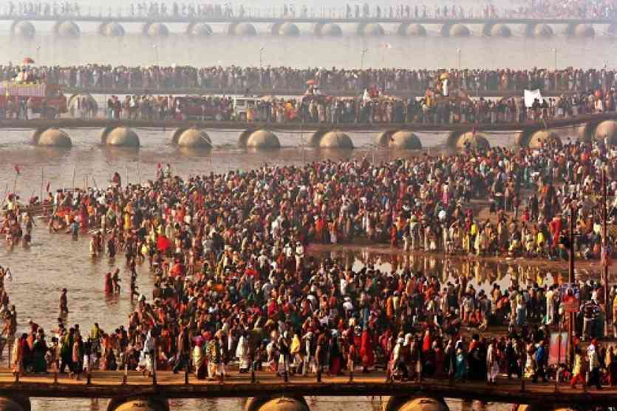 कौन हैं ये बुर्कानशीं लड़कियां जो कर रही हैं कुंभ मेले में आए साधुओं की सेवा