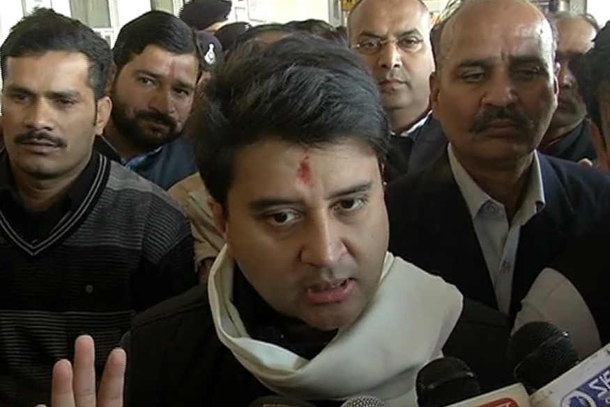 इमरती देवी मामले में बोले सिंधिया- ऐसी बात करने वालों में नहीं है संवेदनशीलता इमरती देवी मामले में बोले सिंधिया- ऐसी बात करने वालों में नहीं है संवेदनशीलता
