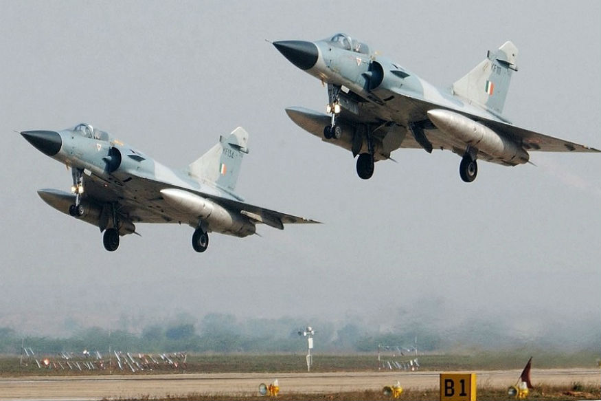  एयर-स्ट्राइक 2019- 26 फरवरी को भारतीय वायुसेना ने एक और एयर-स्ट्राइक को अंजाम दिया. इसमें इंडियन एयरफोर्स ने पाक अधिकृत कश्मीर (PoK) में घुसकर ताकतवर एयरक्राफ्ट मिराज से हमला किया. एयरफोर्स के अनुसार इसमें भारतीय वायुसेना ने आतंकी संगठन जैश-ए-मोहम्मद को भारी क्षति पहुंचाई है. ऐसी स्ट्राइक का उद्देश्य दुश्मन को ज्यादा से ज्यादा क्षति पहुंचाना होता है. भारतीय वायुसेना इस ऑपरेशन में पाकिस्तान के बालाकोट तक गई और ऑपरेशन को अंजाम दिया.