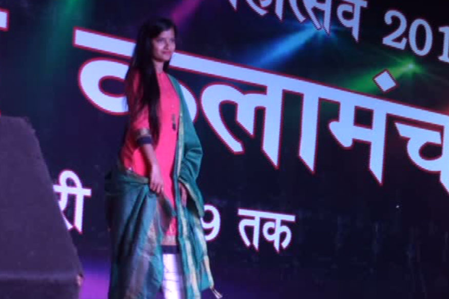 ह द न य ज ह जल म ल म आद व स लड क य न द ख य फ शन क जलव द ख व ड य Adiwashi Girls Did Catwalk At Hijla Mela In Dumka Jhnj Dumka Videos In Hindi ह द