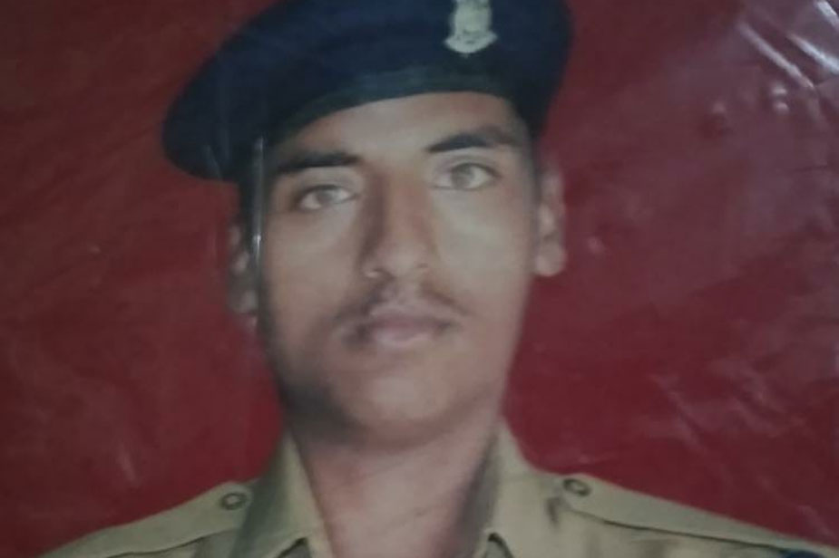  à¤¶à¤¹à¥à¤¦ à¤¹à¥à¤¨à¥ à¤µà¤¾à¤²à¥à¤ à¤®à¥à¤ à¤à¤¨à¥à¤¨à¤¾à¤µ à¤¶à¤¹à¤° à¤à¥à¤¤à¤µà¤¾à¤²à¥ à¤à¥ à¤²à¥à¤à¤¨à¤à¤° à¤®à¥à¤¹à¤²à¥à¤²à¤¾ à¤à¥ à¤°à¤¹à¤¨à¥ à¤µà¤¾à¤²à¥ à¤ªà¥à¤¯à¤¾à¤°à¥à¤²à¤¾à¤² à¤à¤¾ 35 à¤µà¤°à¥à¤·à¥à¤¯ à¤à¤à¥à¤¤ à¤à¥à¤®à¤¾à¤° à¤à¤à¤¾à¤¦ 115à¤µà¥à¤ à¤¬à¤à¤¾à¤²à¤¿à¤¯à¤¨ à¤®à¥à¤ à¤¸à¥à¤à¤ à¤à¥ à¤ªà¤¦ à¤ªà¤° à¤¤à¥à¤¨à¤¾à¤¤ à¤¥à¥. à¤¦à¥à¤° à¤¶à¤¾à¤® à¤®à¥à¤¤ à¤à¥ à¤à¤¬à¤° à¤®à¤¿à¤²à¤¤à¥ à¤¹à¥ à¤®à¤¾à¤ à¤°à¤¾à¤à¤µà¤¤à¥, à¤ªà¤¤à¥à¤¨à¥ à¤®à¥à¤¨à¤¾ à¤µ à¤¦à¥ à¤¬à¥à¤à¤¿à¤¯à¥à¤ à¤à¤¶à¤¾ à¤à¤° à¤¶à¥à¤°à¥à¤¯à¤¾ à¤à¤¾ à¤°à¥-à¤°à¥à¤à¤° à¤¬à¥à¤°à¤¾ à¤¹à¤¾à¤² à¤¹à¥ à¤à¤¯à¤¾.