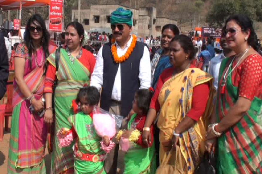 ह द न य ज द मक क ऐत ह स क ह जल म ल म द ख सम द ध आद व स स स क त क झलक A Glimpse Of The Rich Tribal Culture Seen In The Historical Hijala Mela Of Dumka Dumka Videos