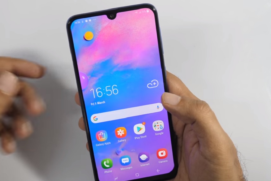 कितना पावरफुल है Samsung का बजट स्मार्टफोन Galaxy M30, वीडियोज़ में देखें सच