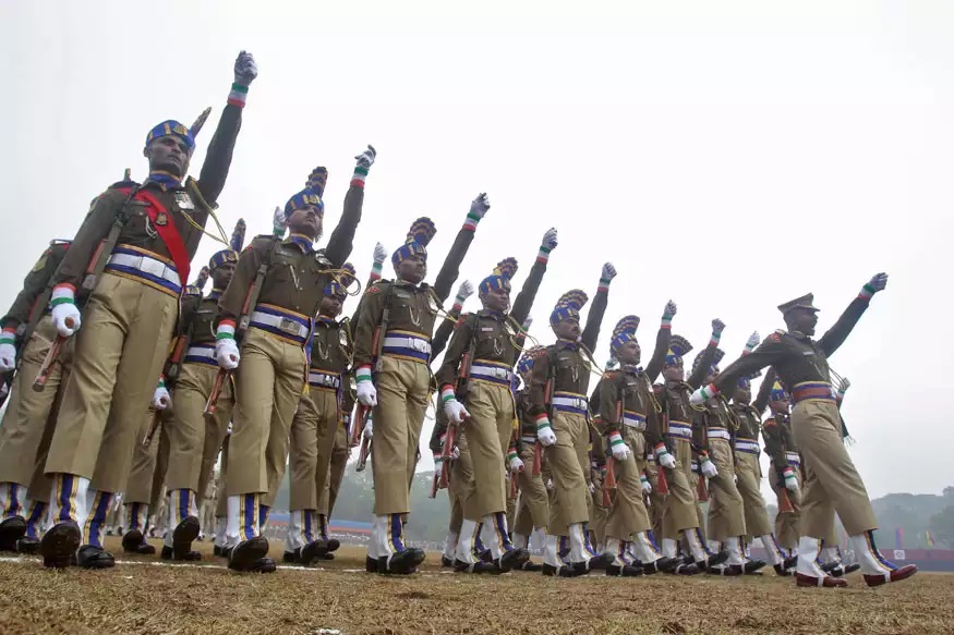 10वीं पास बच्चों के लिए CRPF, CISF और BSF में नौकरी के अवसर