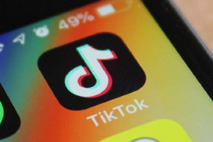 प्ले स्टोर से हटा TikTok तो डाउनलोड करने के ये जुगाड़ ढूंढ रहे हैं लोग