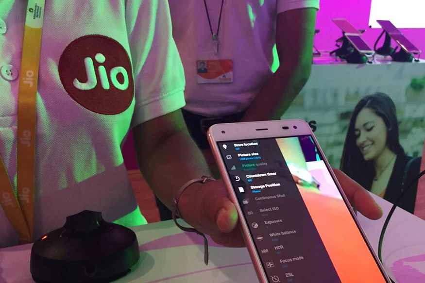 'सुपर ऐप' लाने की तैयारी में रिलायंस Jio, मिलेंगी 100 से ज्यादा सुविधाएं