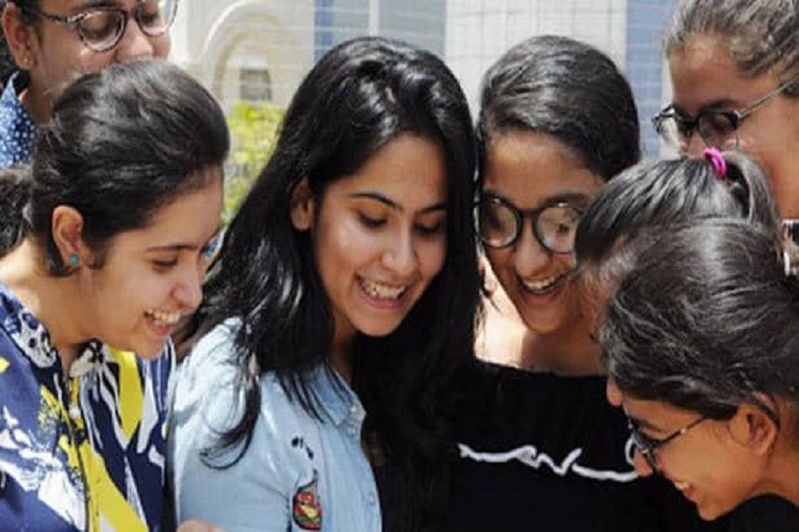 CBSE Results 2019: पटना रीजन में 76% लड़कियां और 61% लड़के हुए पास