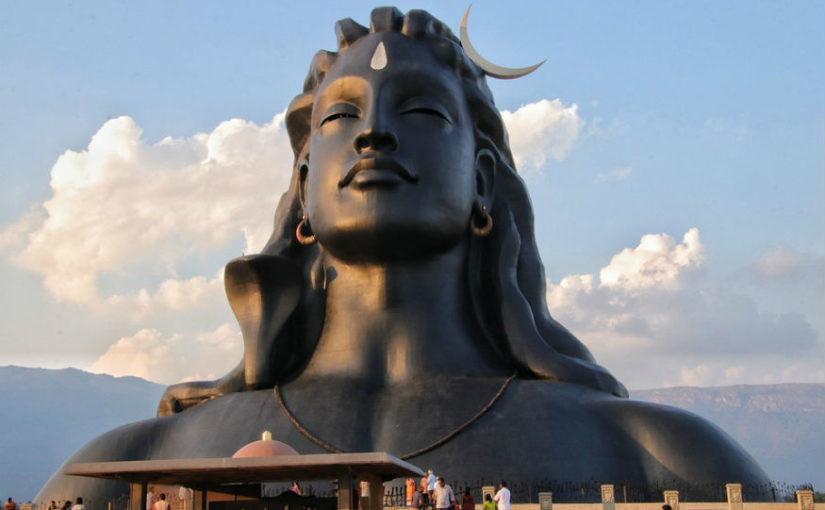 शिव चतुर्दशी: पूजा में शिवलिंग पर चढ़ाएं ये सामान, भोलेनाथ होंगे प्रसन्न!