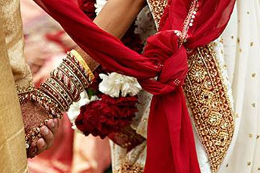 बिहार में फिर हुआ पकड़ुआ विवाह, दूल्हे को पहले पीटा फिर जबरन कराई शादी -  pakadua vivah of gaya youth in bihar nawada district