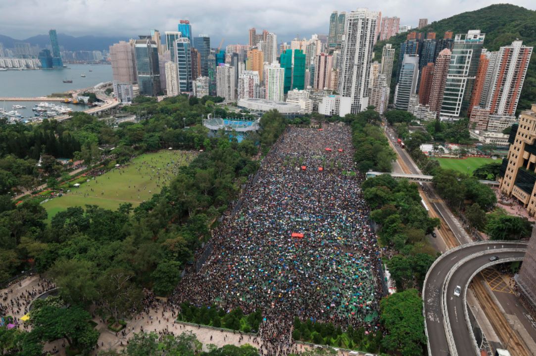 china news, hong kong news, historic protest, people protest, china law, चीन समाचार, हॉंगकॉंग समाचार, ऐतिहासिक प्रदर्शन, जन आंदोलन, चीनी कानून