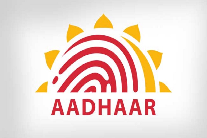 अगर आज हुआ ये फैसला तो बिना Aadhaar नहीं यूज कर पाएंगे Facebook और Whatsapp