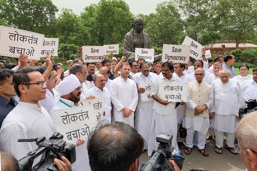 karnataka crisis congress jds trying to teach lesson to rebellion mla like tamilnadu model