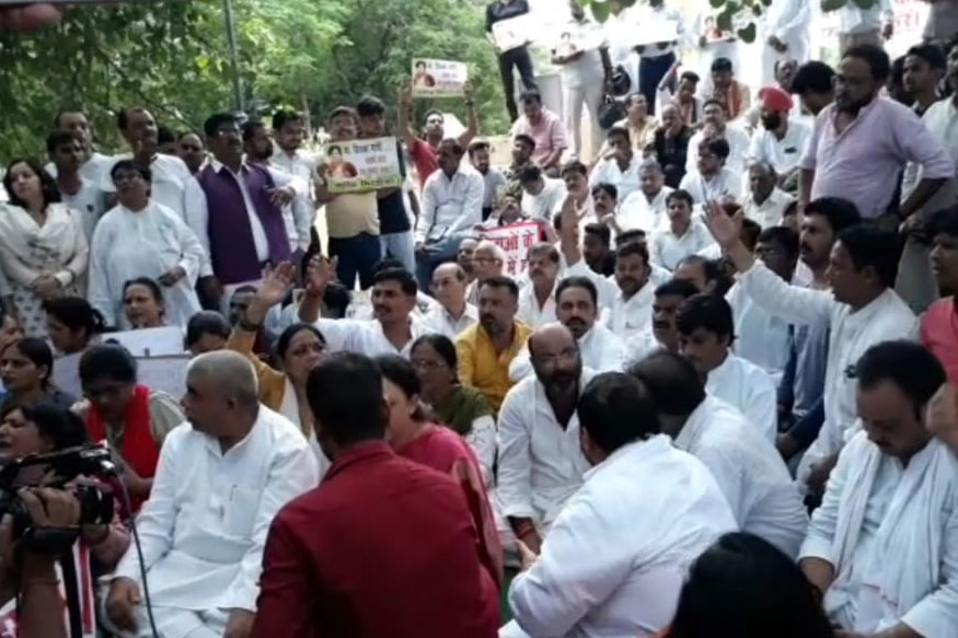 Lucknow, congress protest, unnao rape victim