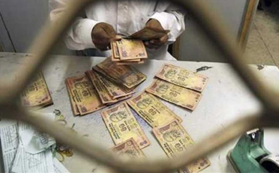 hawala trade, what is hawala, how hawala works, hawala network india, illegal money transaction, हवाला कारोबार, हवाला क्या होता है, कैसे होता है हवाला कारोबार, हवाला नेटवर्क, गैरकानूनी ट्रांज़ैक्शन