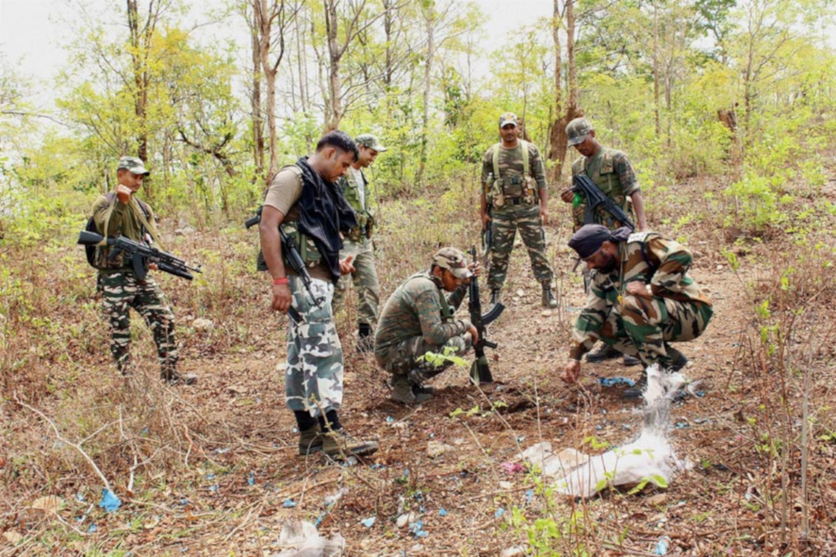chhattisgarh news, छत्तीसगढ़ latest news, छत्तीसगढ़ समाचार, Chhattisgarh samachar,Chhattisgarh news in hindi, dhamtari, dhamtari news, naxali, naxali in dhamtari, anti naxal operation in dhamtari, धमतरी, धमतरी न्यूज, धमतरी में नक्सली, धमतरी में एंटी नक्सल ऑपरेशन, नक्सली वारदात