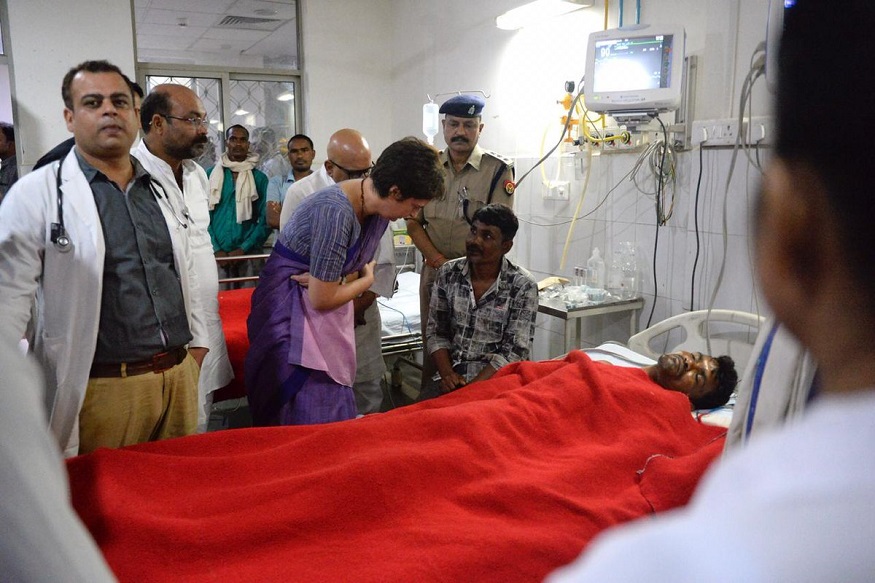 Indira Gandhi, Priyanka Gandhi, Sonbhadra Mialaya, Congress, Yogi Adityanath, UP Government, इंदिरा गांधी, प्रियंका गांधी, सोनभद्र मामला, कांग्रेस, योगी आदित्यनाथ, यूपी सरकार