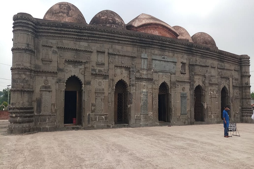 malda के लोगों की आस्था इस मस्जिद से जुड़ी है