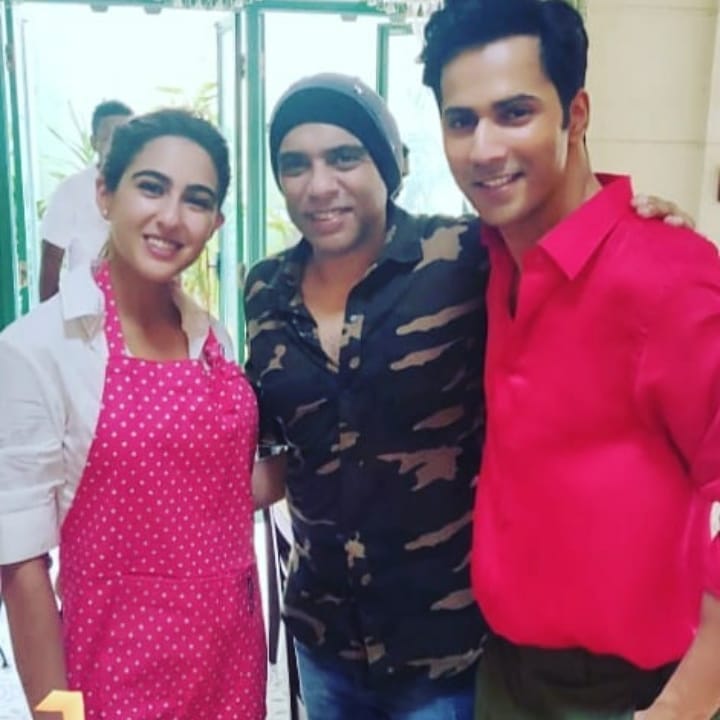 Coolie No. 1, Sara Ali Khan, Varun Dhawan, Coolie No. 1 remake, Sara Varun first look leak, Sara Ali Khan films, Varun Dhawan films, latest bollywood news, news in hindi, कुली नंबर 1, सारा अली खान, वरुण धवन, कुली नंबर 1 रीमेक, सारा वरुण का पहला लुक लीक, लेटेस्ट बॉलीवुड न्यूज