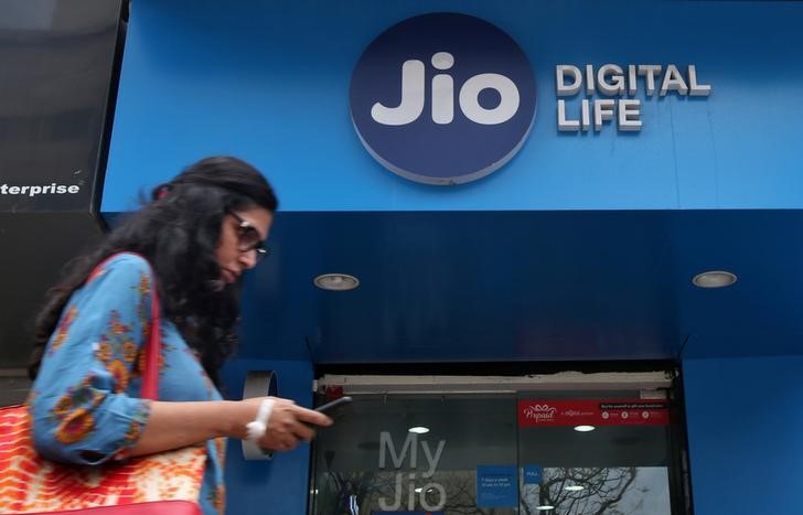 Jio लाया खुशखबरी! दूसरे नेटवर्क पर कॉल के लिए मिलेगा 30 मिनट का फ्री टॉकटाइम