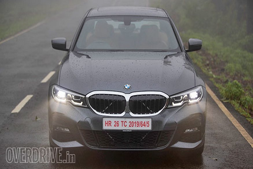 BMW में आपको मिल रहा है नया बंपर
