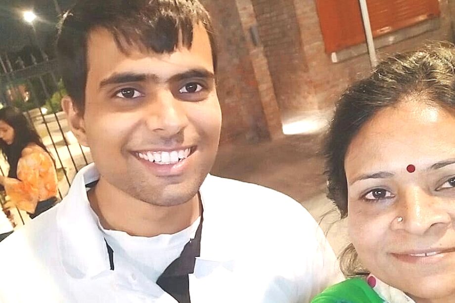 akshay bhatnagar, kbc