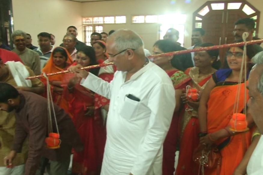 chhattisgarh, raipur, bjp, congress, Article 370, Article 370 removed from kashmir, jammu and kashmir decision, CM bhupesh baghel, bjp decision on jammu and kashmir, छत्तीसगढ़, रायपुर, बीजेपी, कांग्रेस, जम्मू-कश्मीर,जम्मू-कश्मीर पर फैसला, जम्मू-कश्मीर पर बीजेपी का फैसला, धारा-370, कश्मीर से हटी धारा-370, कांग्रेस का कांग्रेस का सॉफ्ट हिन्दुत्व कार्ड, सीएम भूपेश बघेल