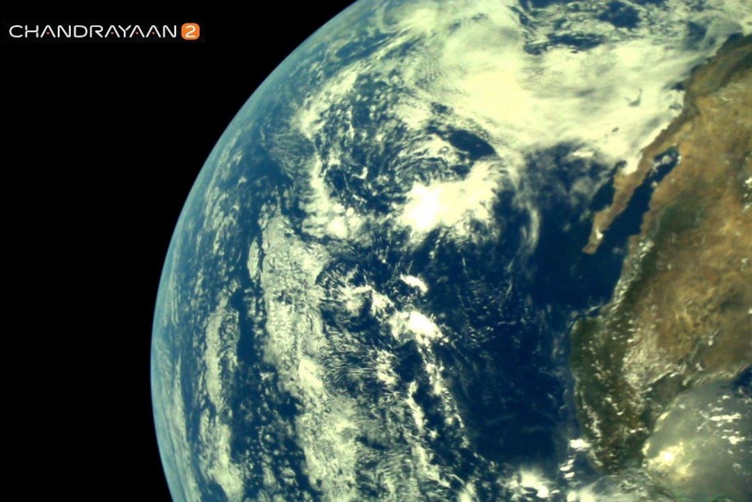 life on moon, lunar surface facts, space science secret, crew lunar mission, chandrayaan mission update, चांद पर जीवन, चांद की सतह, अंतरिक्ष विज्ञान रहस्य, चांद पर मनुष्य, चंद्रयान अपडेट