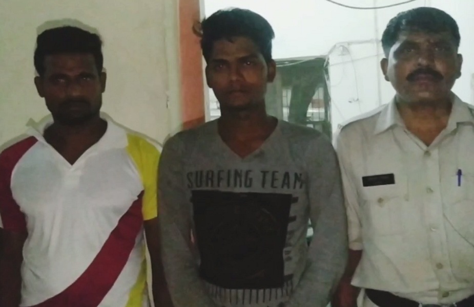 वाहन को बरामद करते हुए तीन आरोपी गिरफ्तार