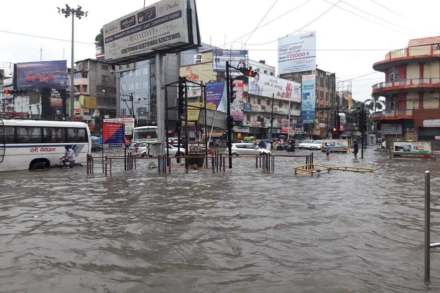 लगातार हो रही बारिश से पटना में 'जल प्रलय' की स्थिति, रद्द की गई कई ट्रेनें