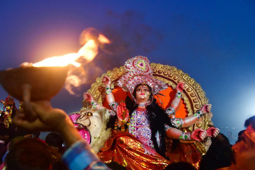 Happy Navratri Wishes नवरात्र में दोस्तों और रिश्तेदारों को भेजें ये मैसेज