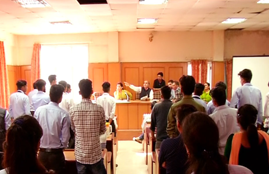 Students-छात्र