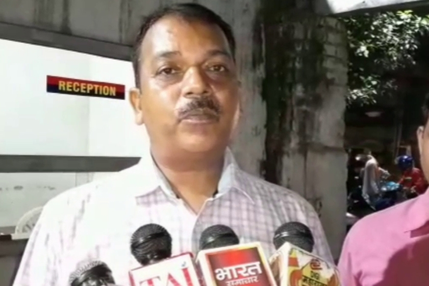 आबकारी इंस्पेक्टर राजेश कुमार