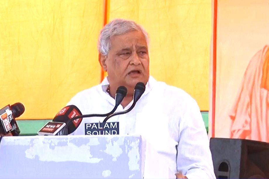 Berojgar yuva sammelan, dr Kirodi Lal Meena