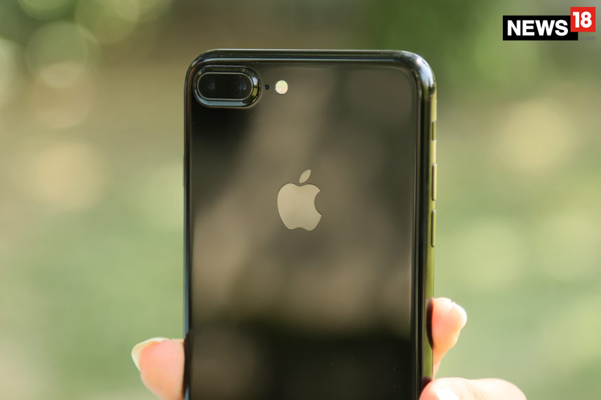 Apple iPhone में आ सकता है चमकने वाला लोगो, नोटीफिकेशन का चलेगा पता