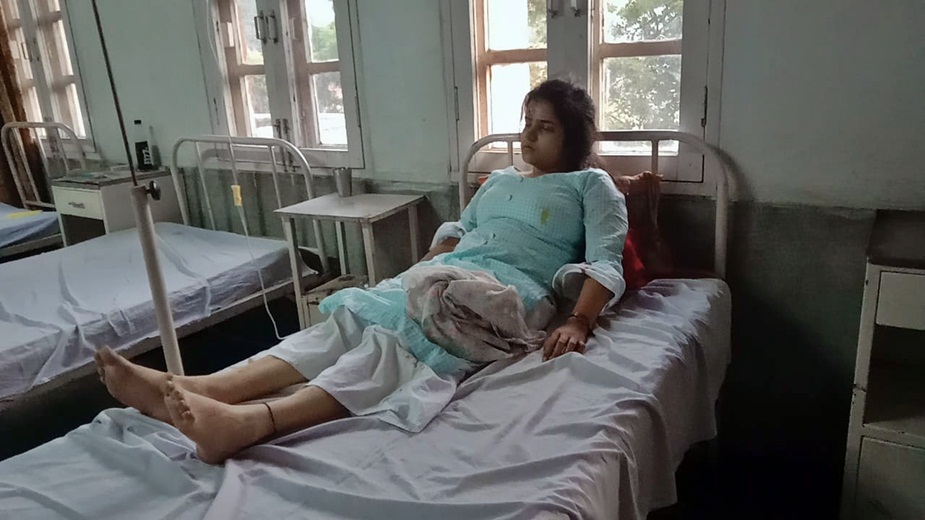 कांगड़ा में हादसे में घायल युवती.