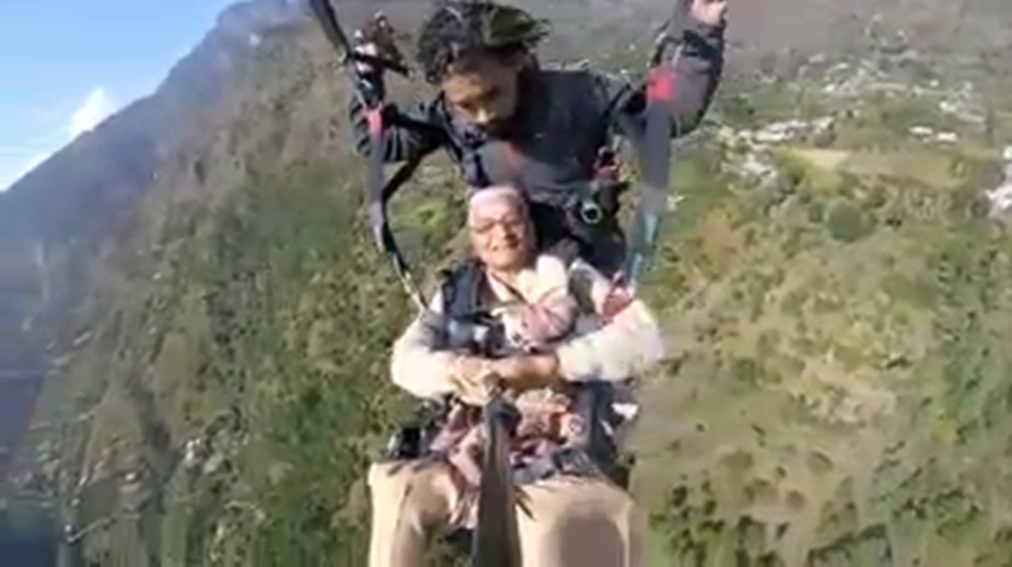71 वर्षीय साहसी बुजुर्ग महिला से न्यूज-18 हिमाचल टीम ने उनके घर जाकर मुलाकात की.